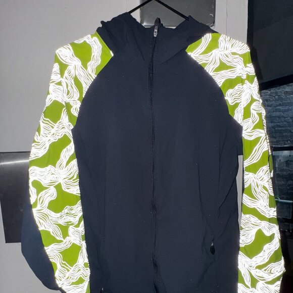 Brooks Running Women's Reflective Light Jacket (M) - Picture 1 of 4